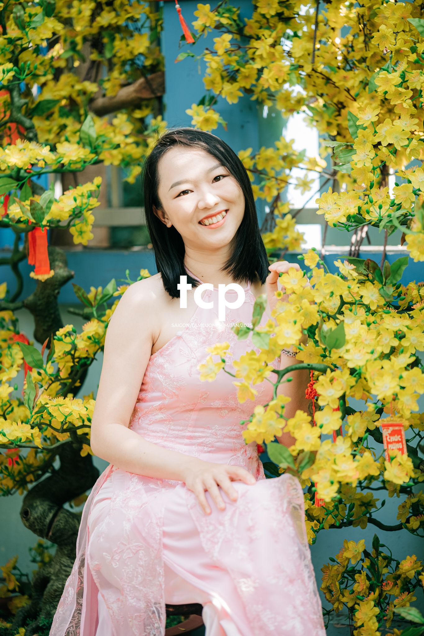 Tám Cuộn Phim - Đầu bạn luôn nghiêng sang bên phải