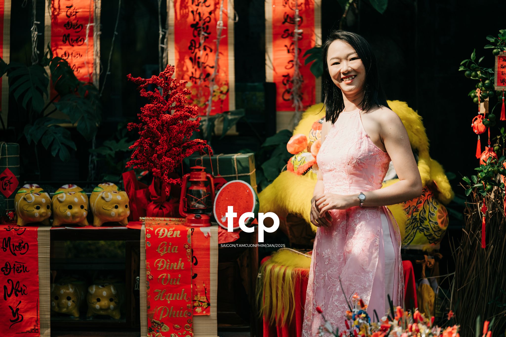 Tám Cuộn Phim - Đầu bạn luôn nghiêng sang bên phải