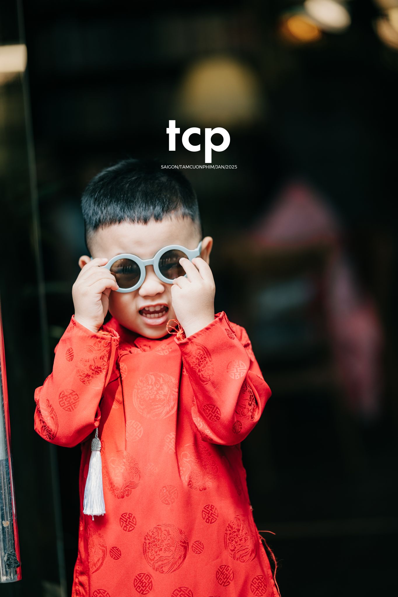 Tám Cuộn Phim - Đầu bạn luôn nghiêng sang bên phải
