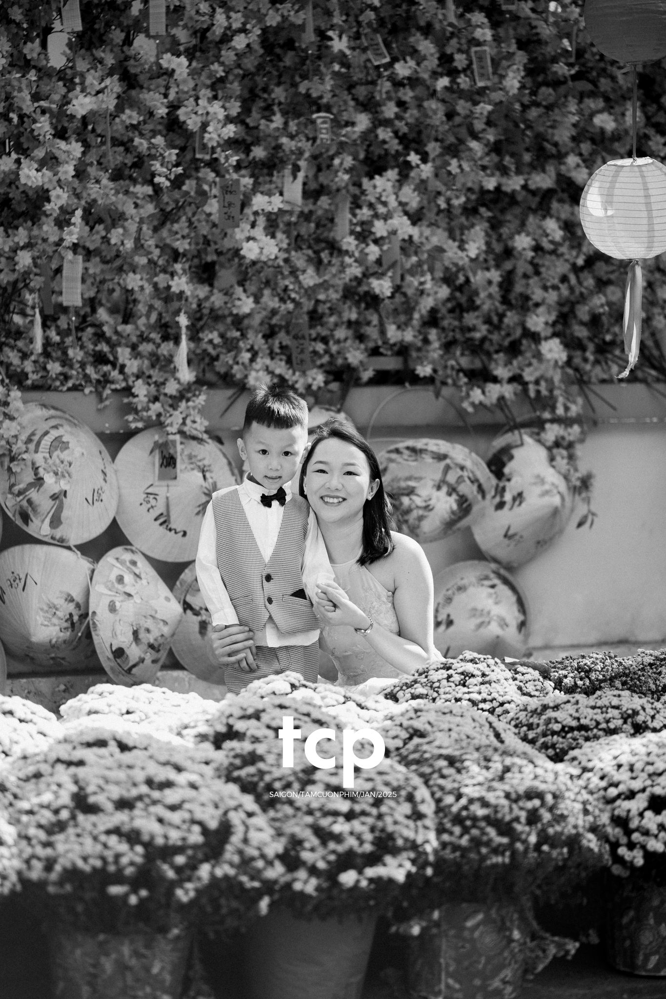 Tám Cuộn Phim - Đầu bạn luôn nghiêng sang bên phải
