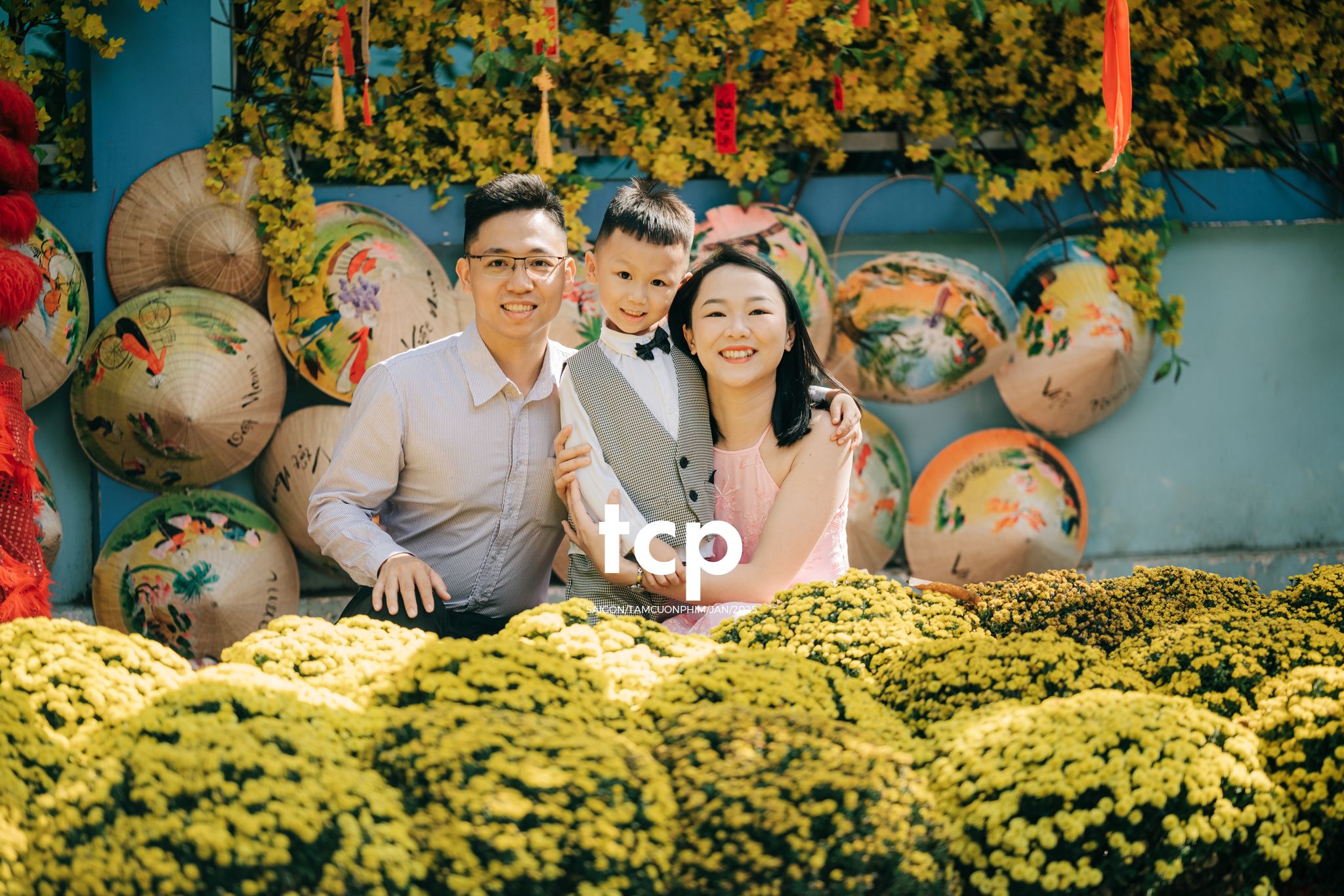 Tám Cuộn Phim - Đầu bạn luôn nghiêng sang bên phải