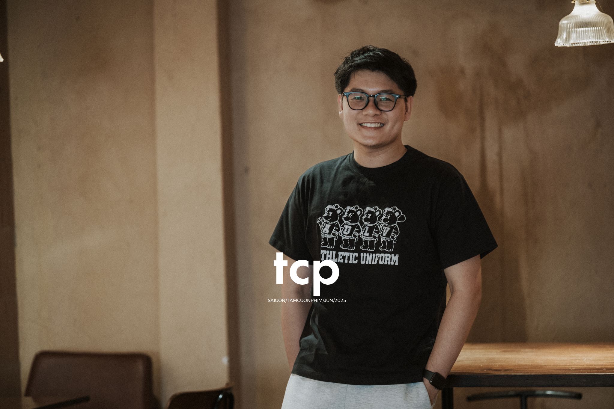 Tám Cuộn Phim - Vệt bóng lá